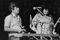 Cutumay Camones, grupo de miembros del FMLN, tocando en Chicago, Illinois, EEUU 1989