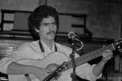 Cutumay Camones, grupo de miembros del FMLN, tocando en Chicago, Illinois, EEUU 1989