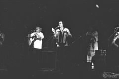 Cutumay Camones, grupo de miembros del FMLN, tocando en Chicago, Illinois, EEUU 1989