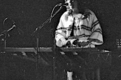 Cutumay Camones, grupo de miembros del FMLN, tocando en Chicago, Illinois, EEUU 1989