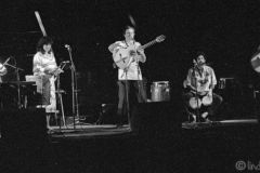 Cutumay Camones, grupo de miembros del FMLN, tocando en Chicago, Illinois, EEUU 1989