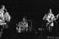 Cutumay Camones, grupo de miembros del FMLN, tocando en Chicago, Illinois, EEUU 1989