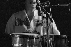 Cutumay Camones, grupo de miembros del FMLN, tocando en Chicago, Illinois, EEUU 1989