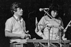 Cutumay Camones, grupo de miembros del FMLN, tocando en Chicago, Illinois, EEUU 1989
