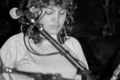 Cutumay Camones, grupo de miembros del FMLN, tocando en Chicago, Illinois, EEUU 1989