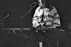 Cutumay Camones, grupo de miembros del FMLN, tocando en Chicago, Illinois, EEUU 1989