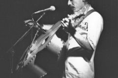 Cutumay Camones, grupo de miembros del FMLN, tocando en Chicago, Illinois, EEUU 1989