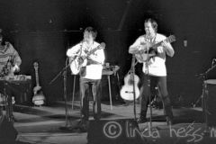 Cutumay Camones, grupo de miembros del FMLN, tocando en Chicago, Illinois, EEUU 1989