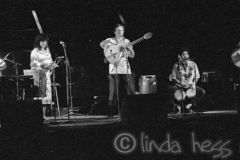 Cutumay Camones, grupo de miembros del FMLN, tocando en Chicago, Illinois, EEUU 1989