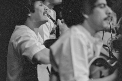 Cutumay Camones, grupo de miembros del FMLN, tocando en Chicago, Illinois, EEUU 1989