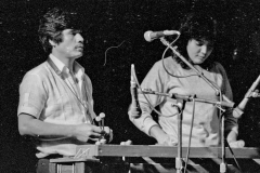 Cutumay Camones, grupo de miembros del FMLN, tocando en Chicago, Illinois, EEUU 1989