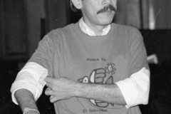 Cutumay Camones, grupo de miembros del FMLN, tocando en Chicago, Illinois, EEUU 1989