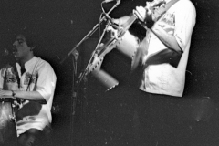 Cutumay Camones, grupo de miembros del FMLN, tocando en Chicago, Illinois, EEUU 1989