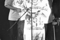 Cutumay Camones, grupo de miembros del FMLN, tocando en Chicago, Illinois, EEUU 1989