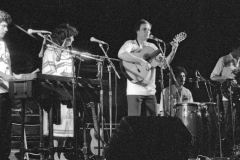 Cutumay Camones, grupo de miembros del FMLN, tocando en Chicago, Illinois, EEUU 1989