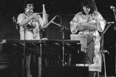Cutumay Camones, grupo de miembros del FMLN, tocando en Chicago, Illinois, EEUU 1989