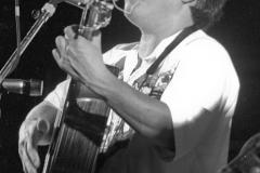 Cutumay Camones, grupo de miembros del FMLN, tocando en Chicago, Illinois, EEUU 1989