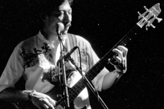 Cutumay Camones, grupo de miembros del FMLN, tocando en Chicago, Illinois, EEUU 1989