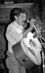 Cutumay Camones, grupo de miembros del FMLN, tocando en Chicago, Illinois, EEUU 1989