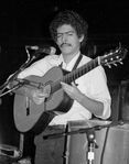 Cutumay Camones, grupo de miembros del FMLN, tocando en Chicago, Illinois, EEUU 1989