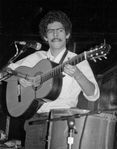 Cutumay Camones, grupo de miembros del FMLN, tocando en Chicago, Illinois, EEUU 1989