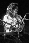 Cutumay Camones, grupo de miembros del FMLN, tocando en Chicago, Illinois, EEUU 1989