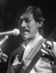 Cutumay Camones, grupo de miembros del FMLN, tocando en Chicago, Illinois, EEUU 1989