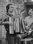 nov 1987 cutumay camones tocando en la universidad de illinois en chicago (Eduardo y Lolo)